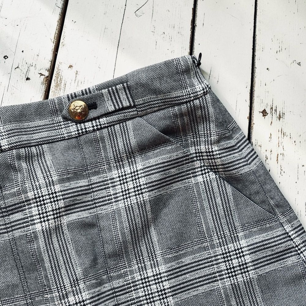 Banana Republic Gray Plaid Mini Skirt – Size 2 - Picture 3 of 10